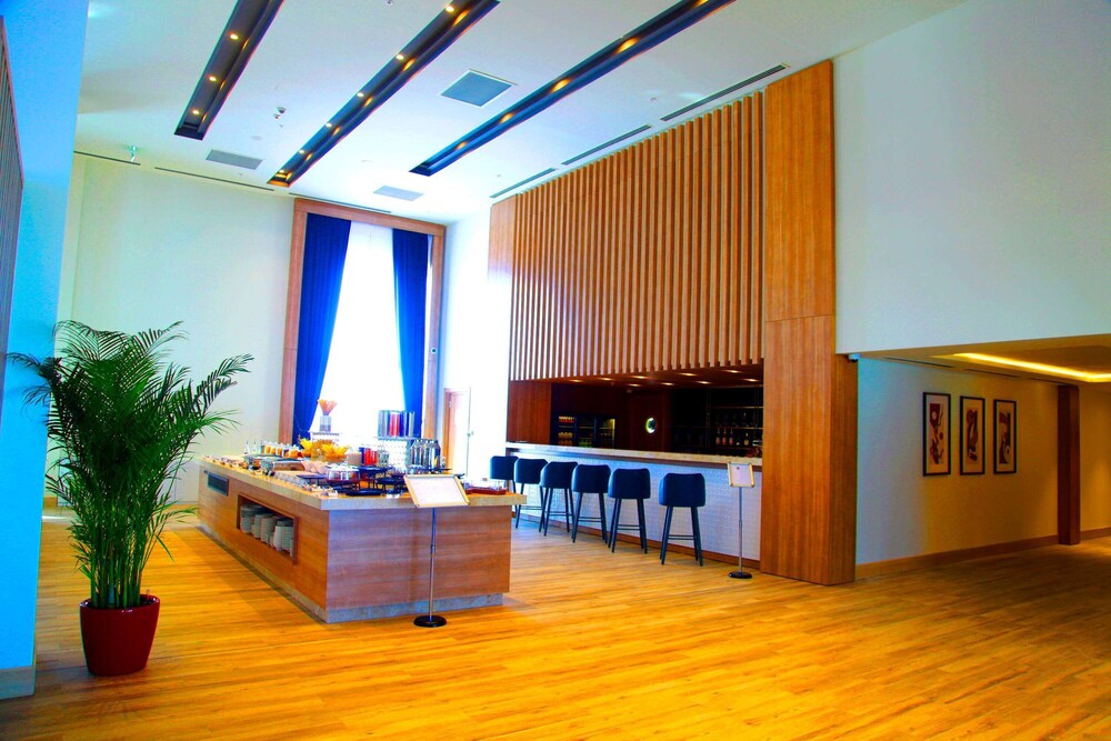 Ramada Encore by Wyndham Zomin 28/41