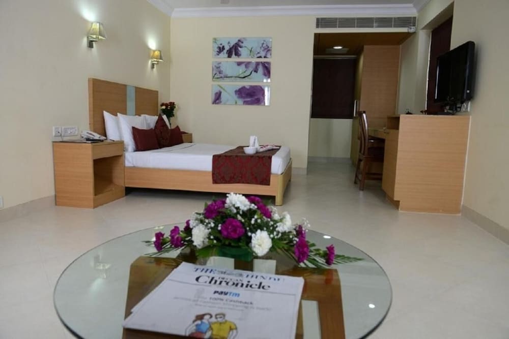 THE LOTUS SERVICE APARTMENTS - BURKIT ROAD 33/45