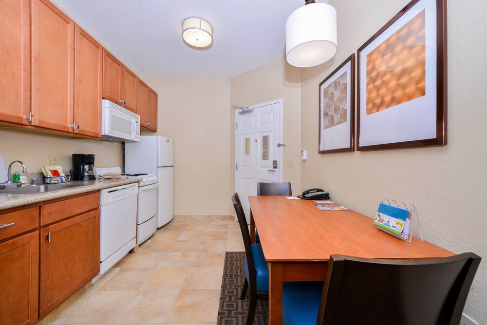 Towneplace Suites Thousand Oaks Ventura County 11/34