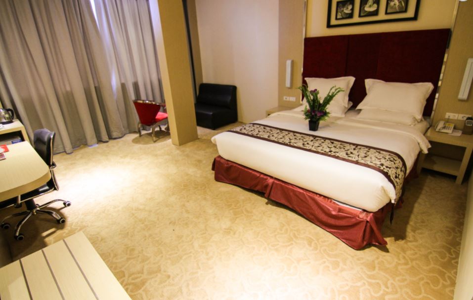 Deluxe, Queen Bed