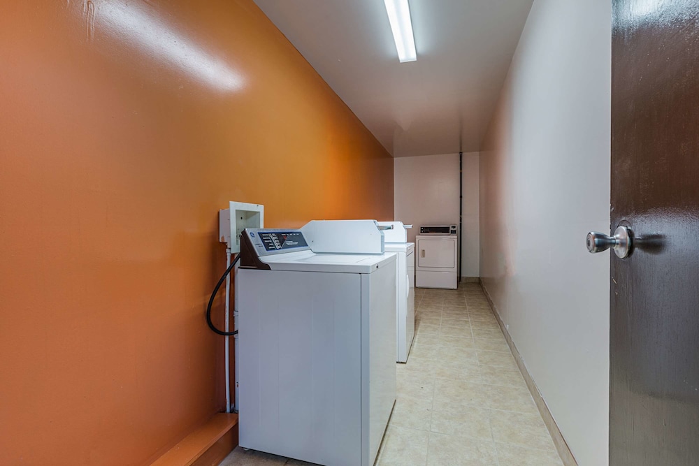 Motel6 Simpsonville, SC - Greenville 25/50