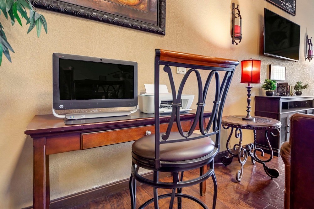 Econo Lodge Black Hills 40/46