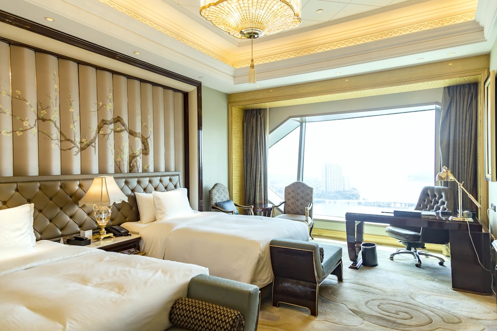 Wanda Reign Wuhan 26/67