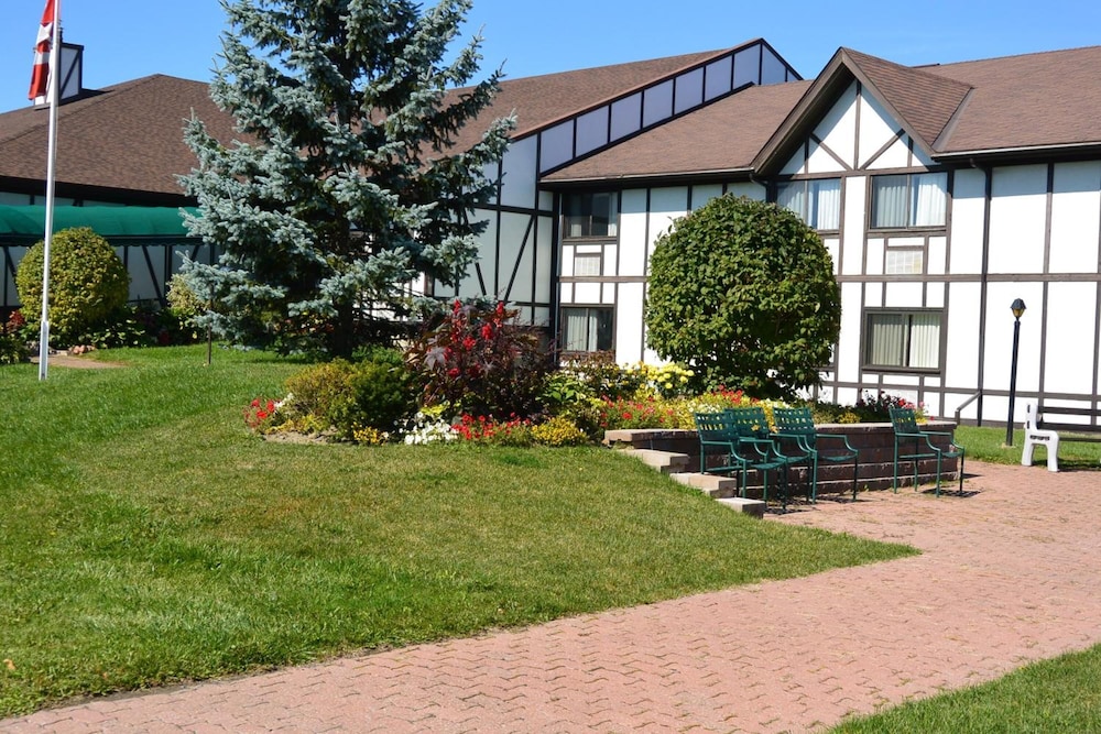 Mcintosh Country Inn & Conference Centre 67/69