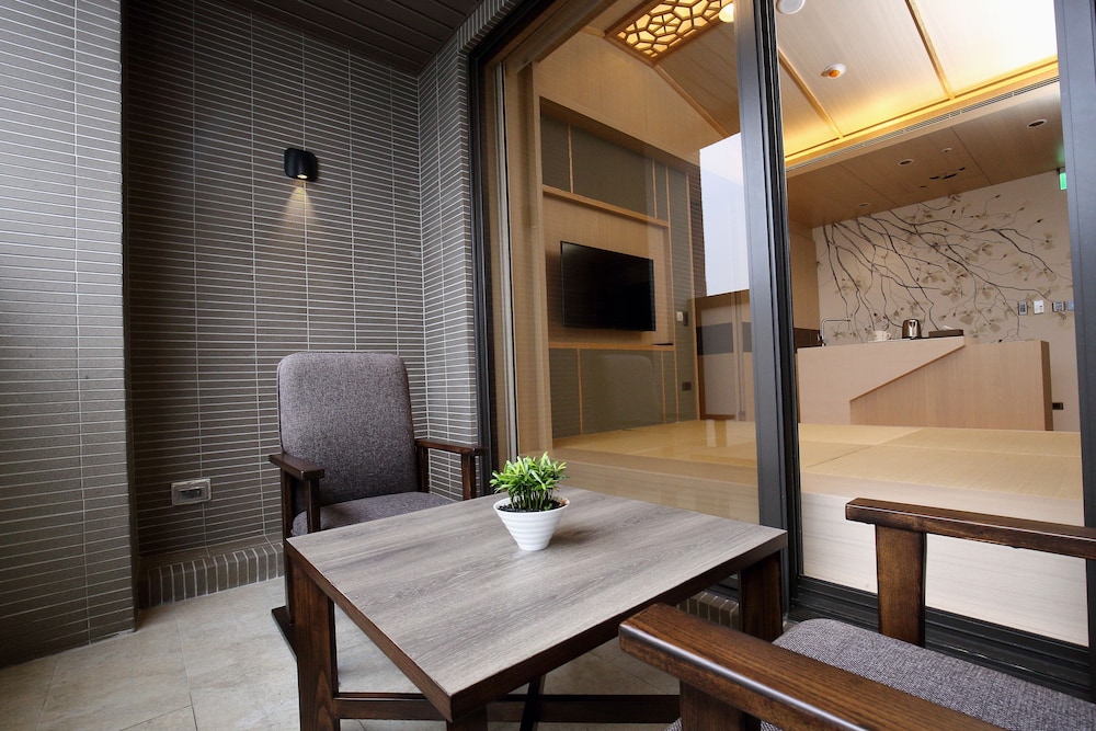 Kloud Hotel 28/63