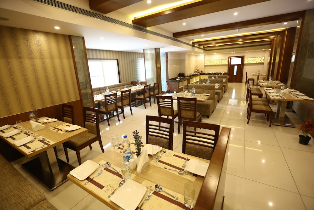 Oyo 6593 West Fort Hotel 41/50