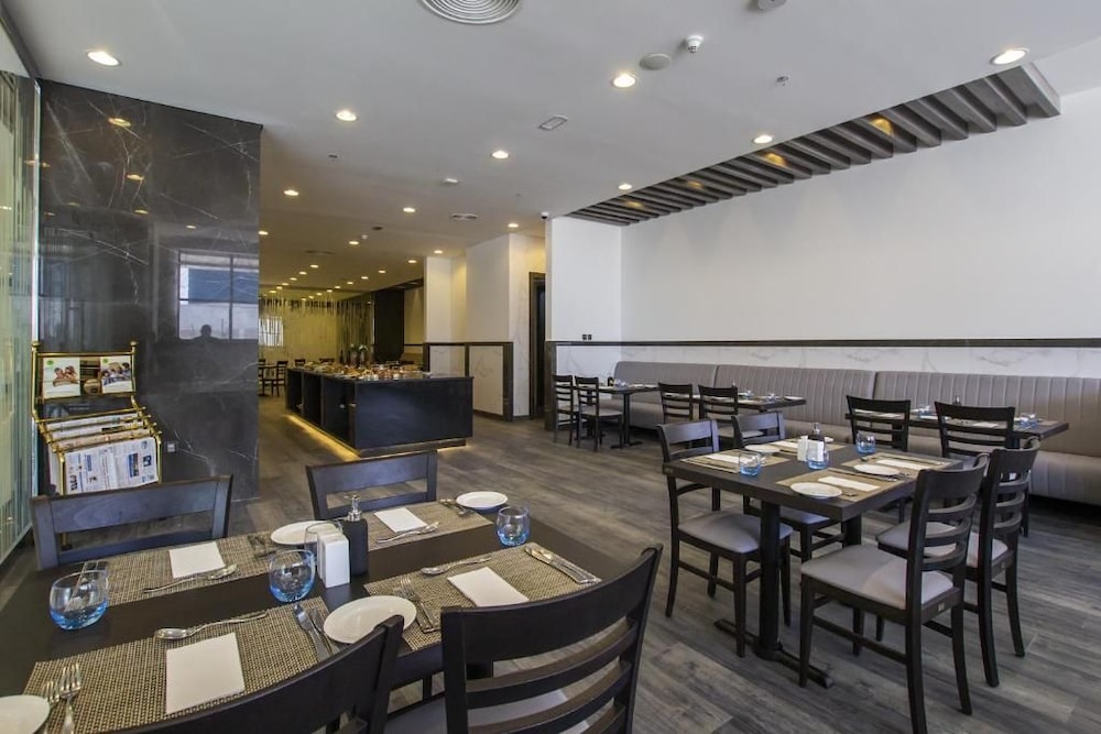 TIME Onyx Hotel Apartments 38/47