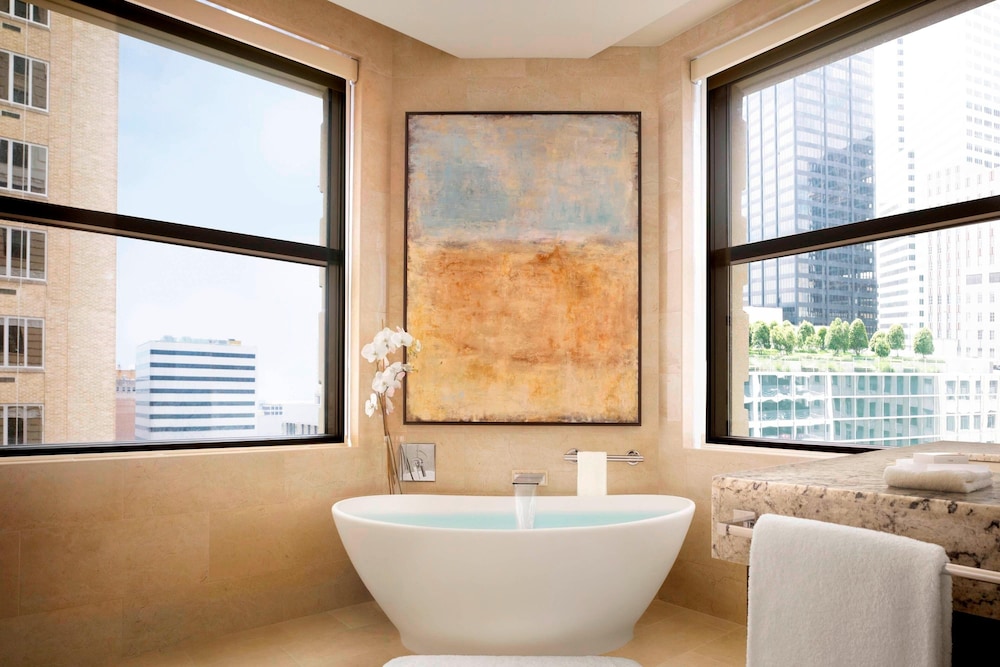 JW Marriott Houston Downtown 68/78