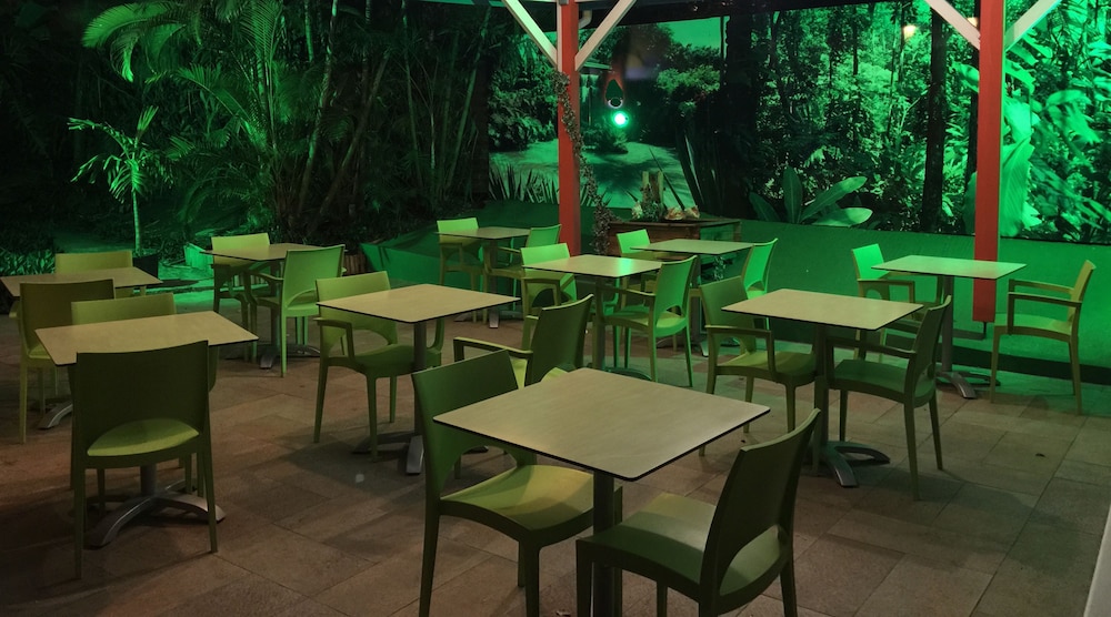 KARAIBES HOTEL 50/65