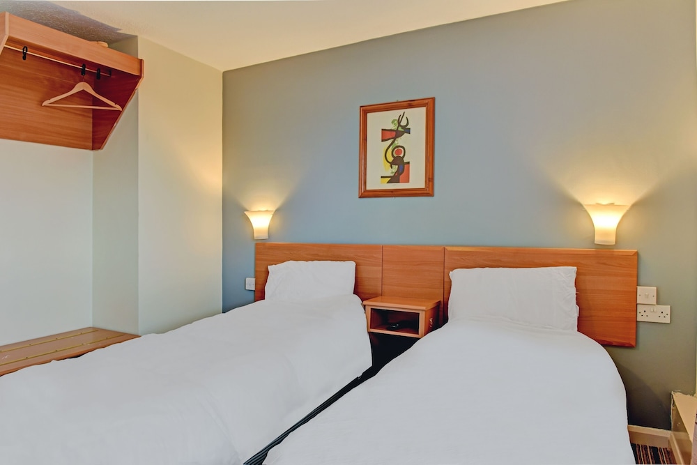 OYO Shilton Inn 10/46