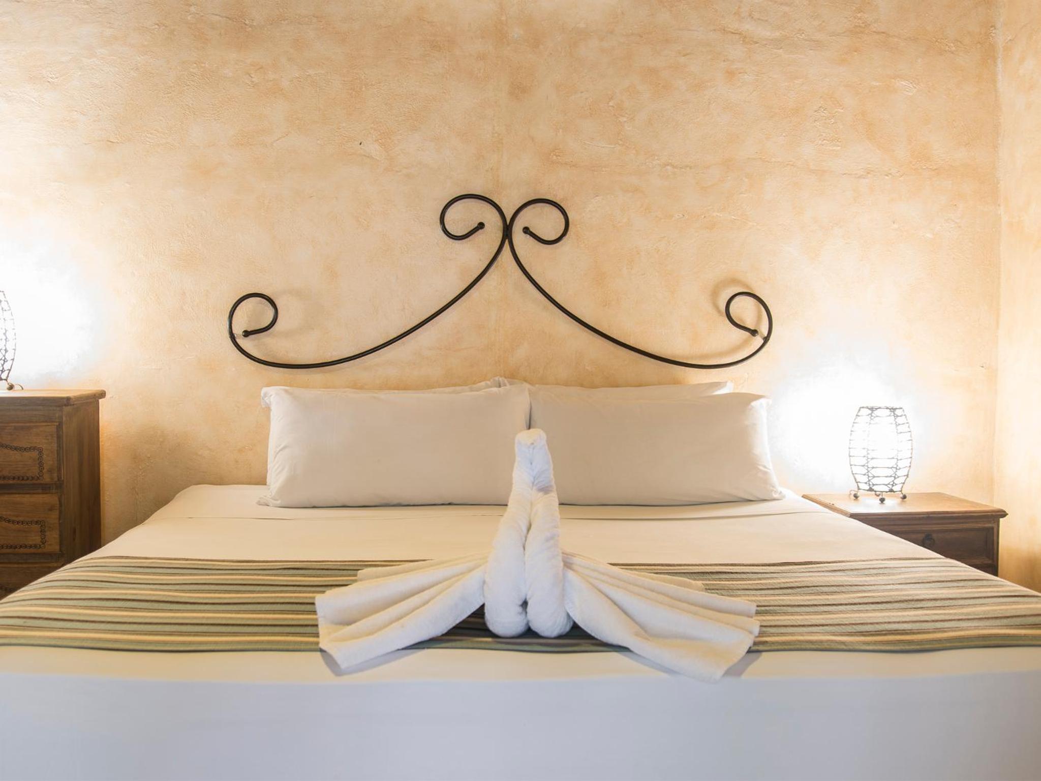 SUPERIOR, KING BED