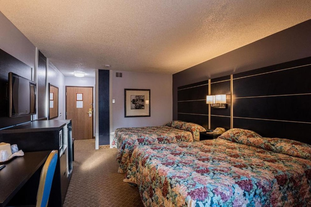 Coratel Inn & Suites by Jasper Hastings 40/50