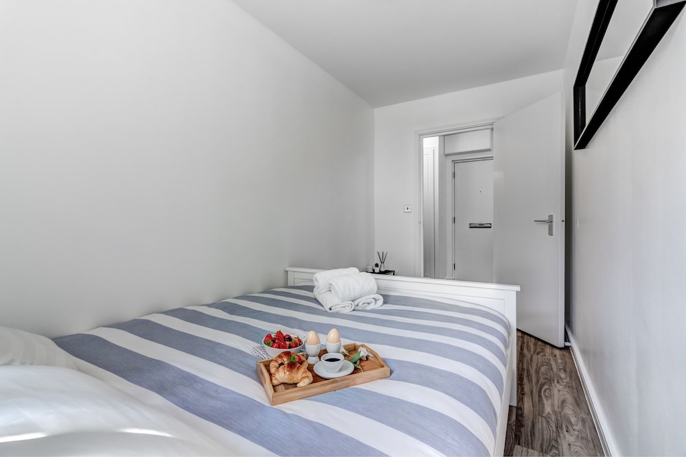 Sherborne court 6/50