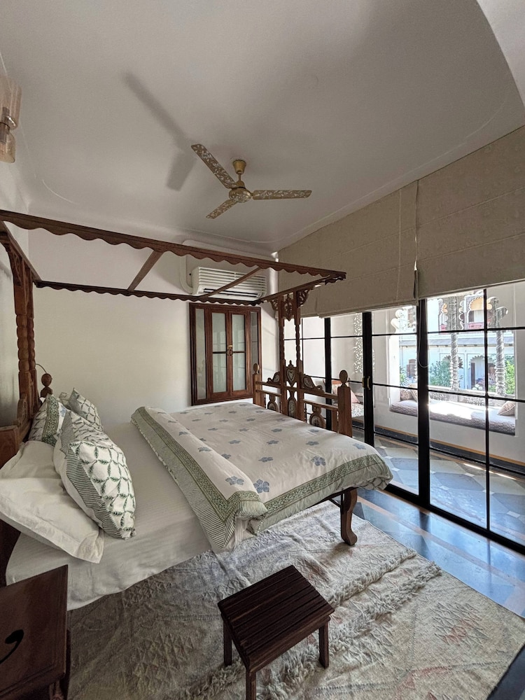HOTEL RANGNIWAS PALACE 22/52