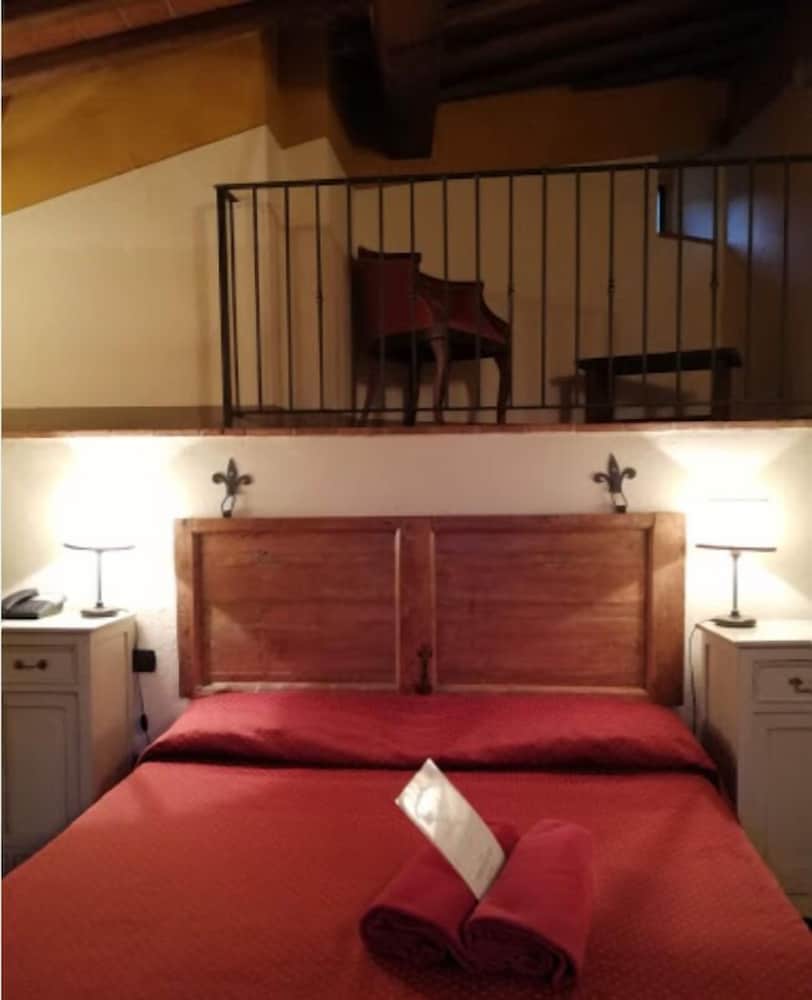 LE POZZE DI LECCHI HOTEL 6/31