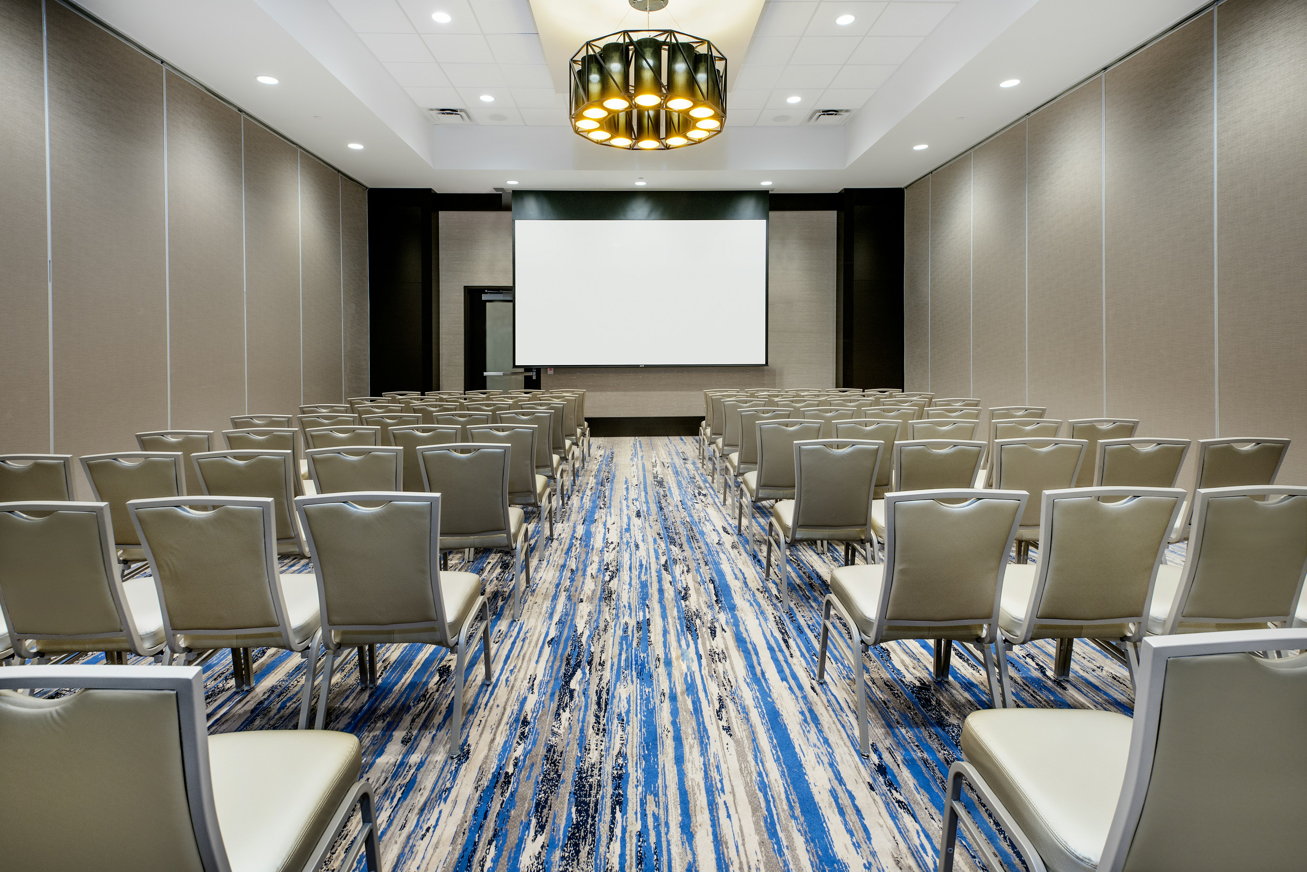 Embassy Suites By Hilton College Station 39/57