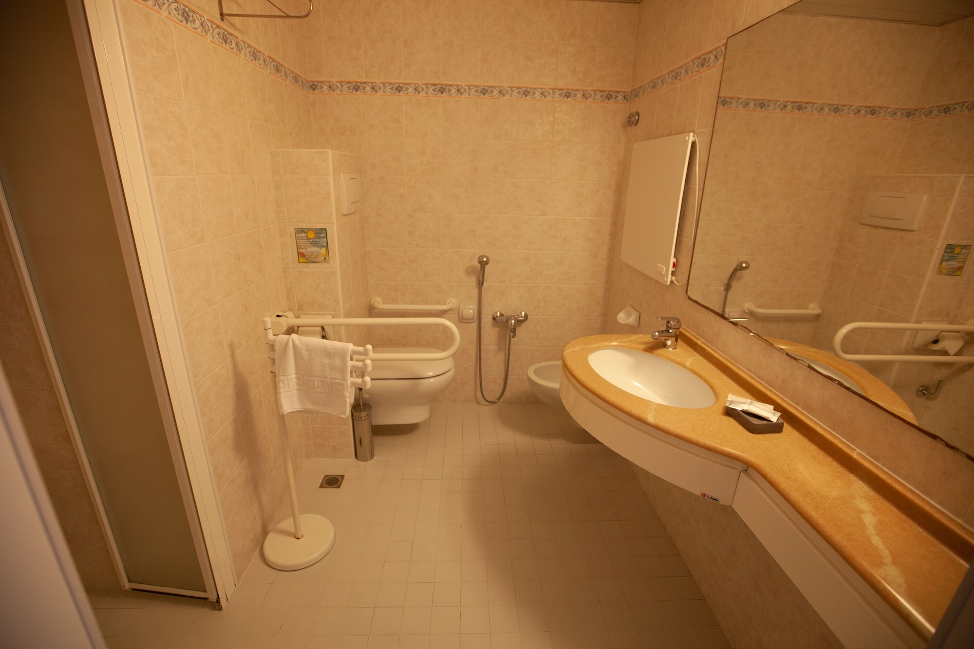 غرفة أساسية بشرفة مفردة بسرير كوين، Hotel Maestri 8/9