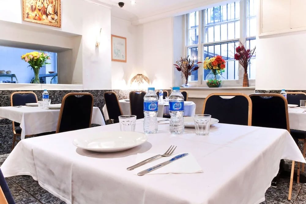 WHITELEAF HOTEL 33/50