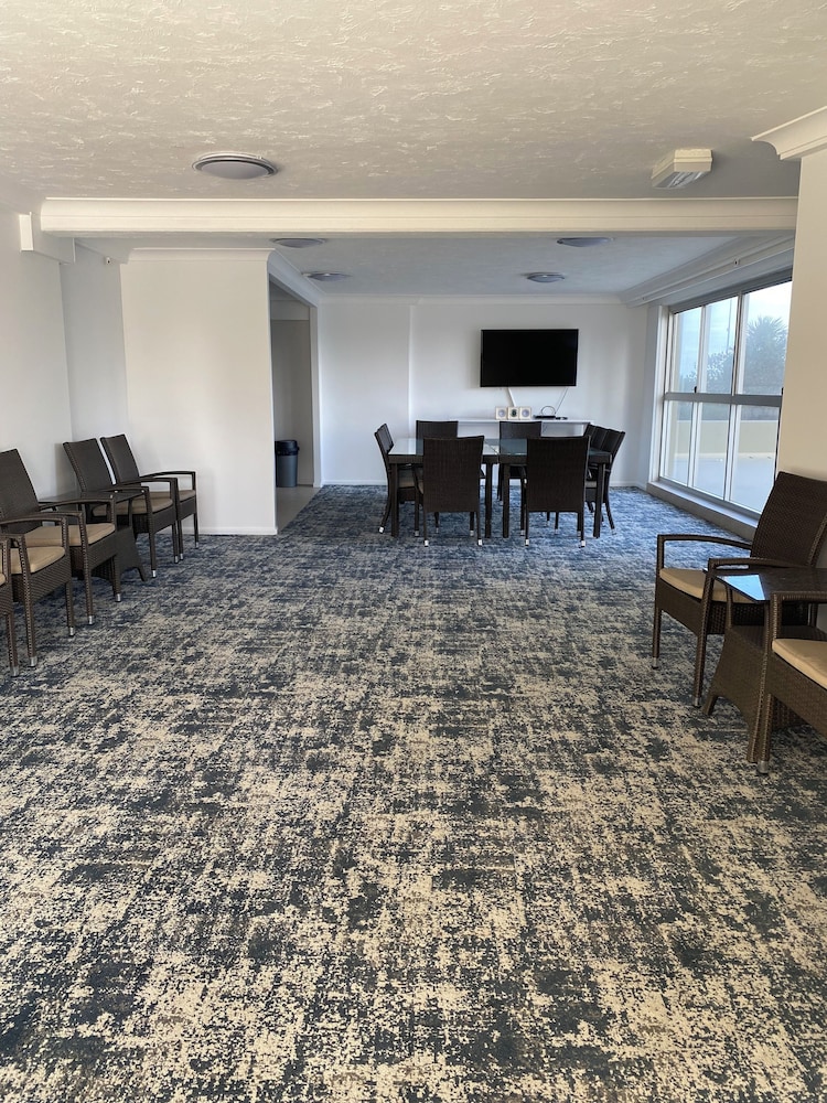 Hi Surf Beachfront Apartments 68/78