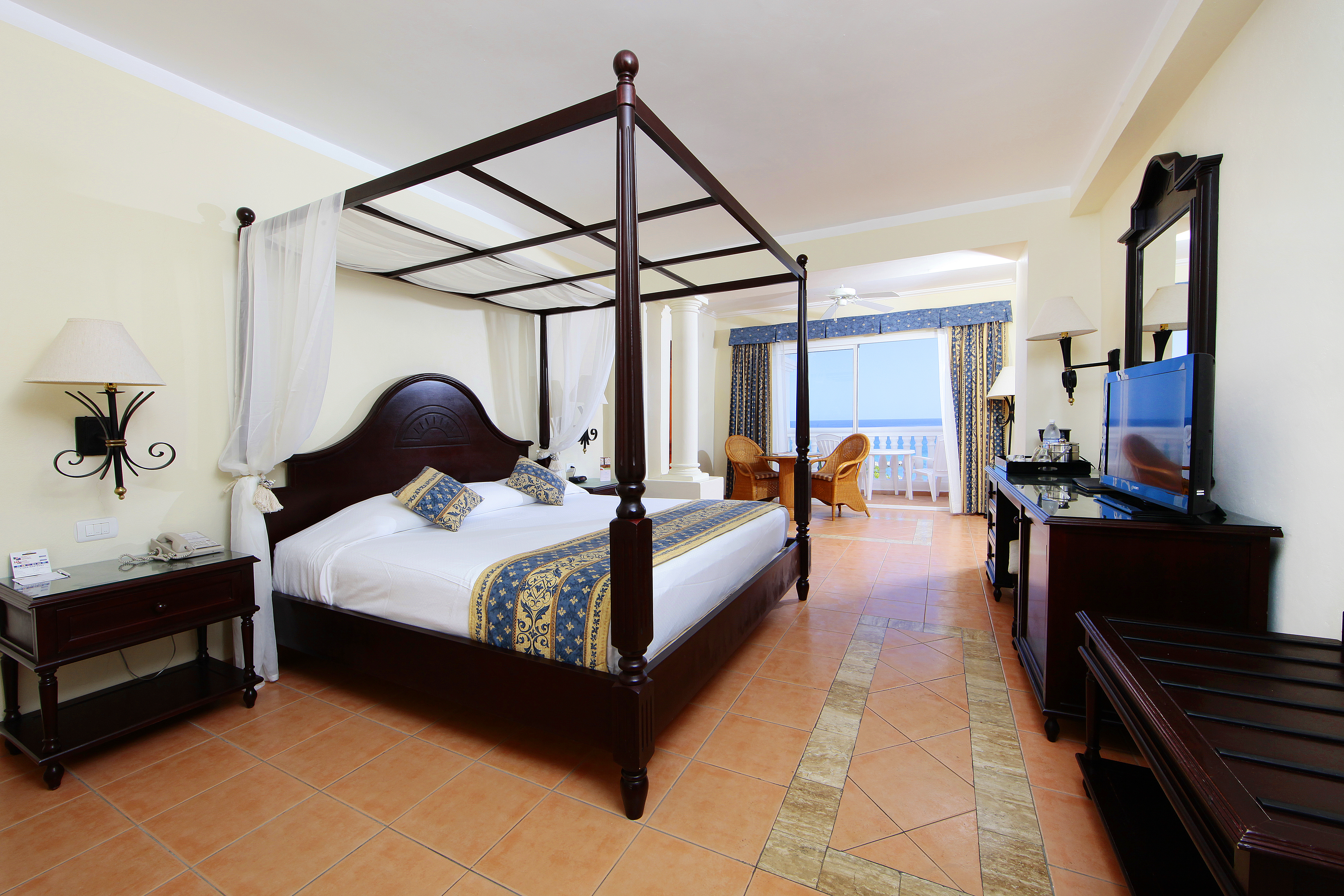 Deluxe, King Bed, Ocean Front