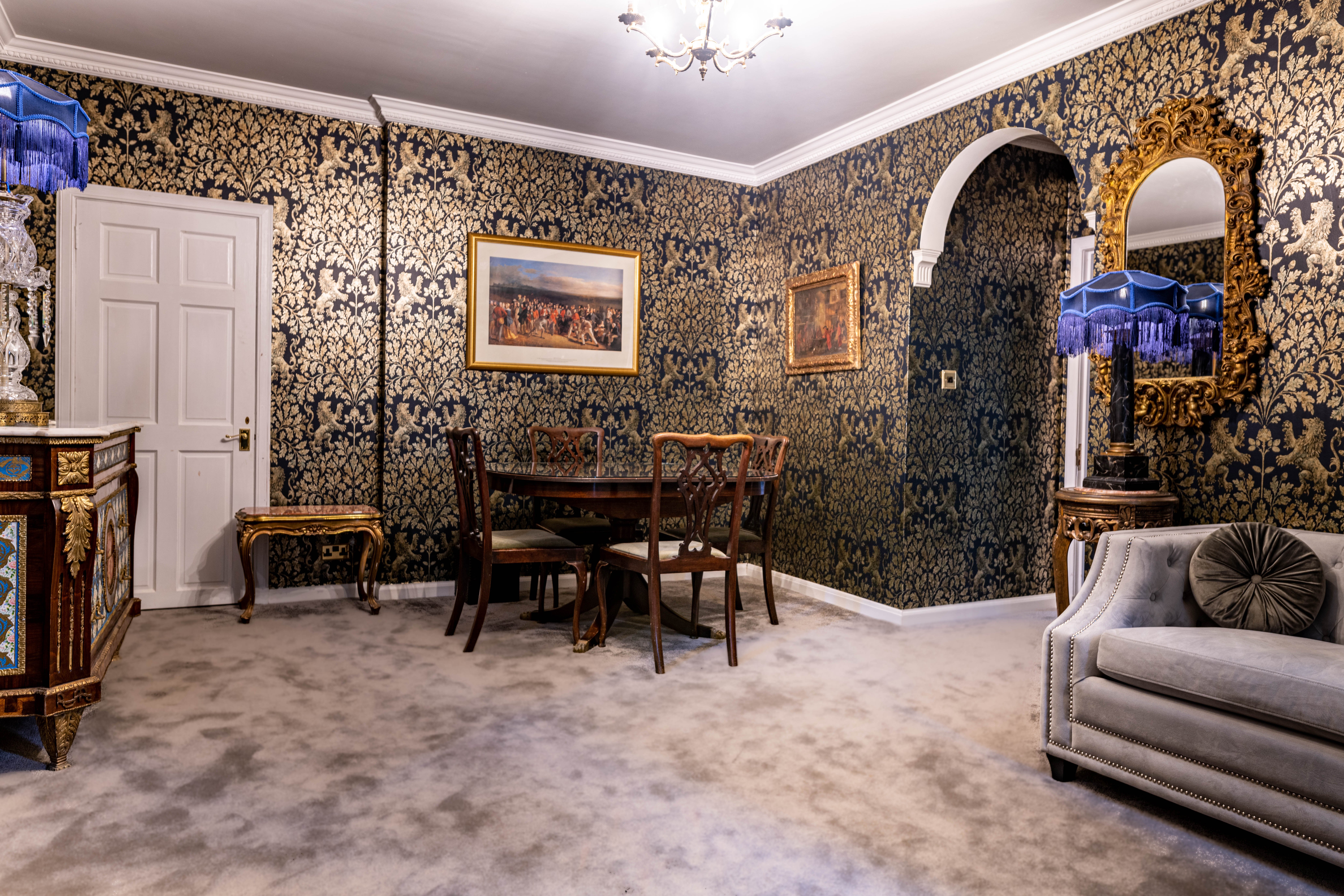 Melville Castle 18/24