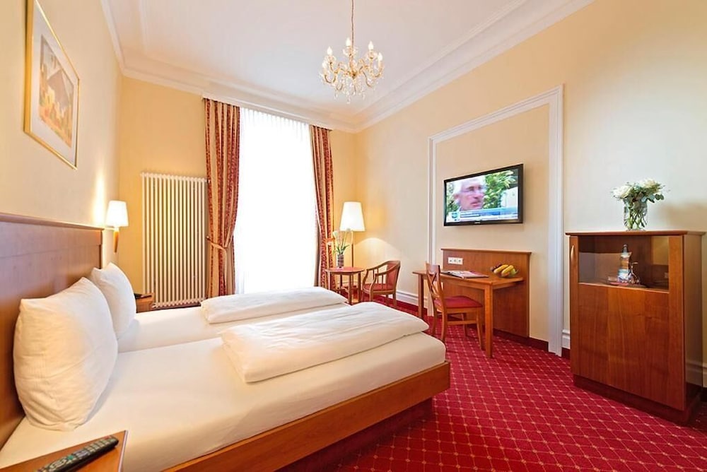 Hotel Schweizer-Hof Baden Baden 4/26