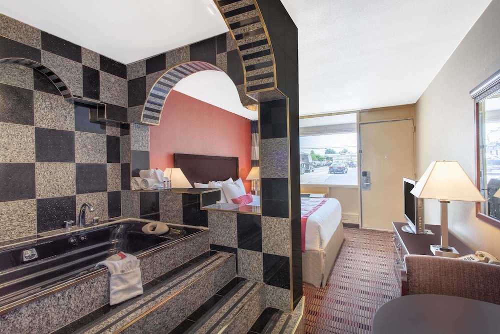 Ramada Limited Cockeysville 17/26