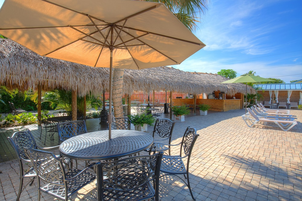 Naples Garden Inn 54/57