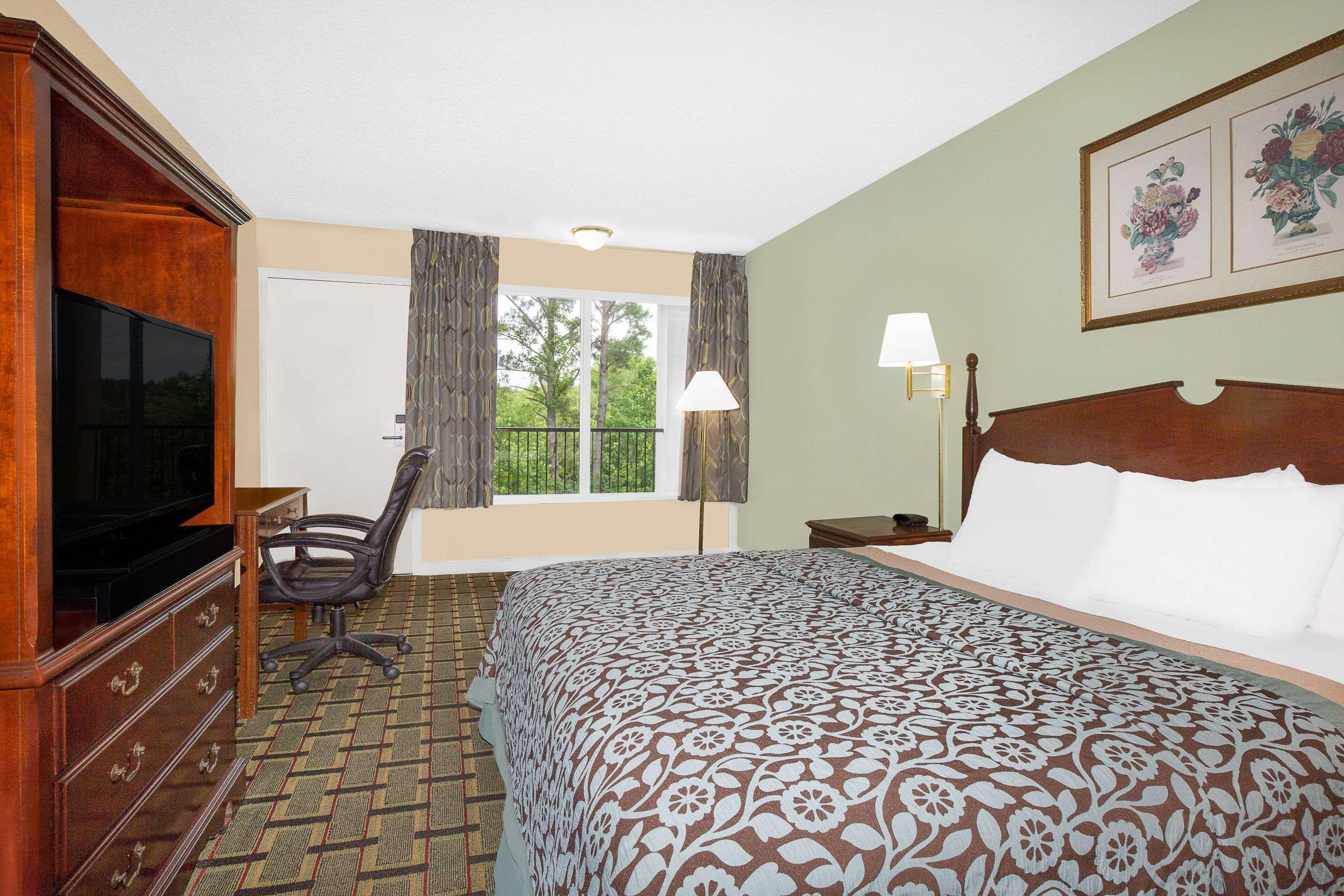 Meridian Inn Hotel, MS 4/18
