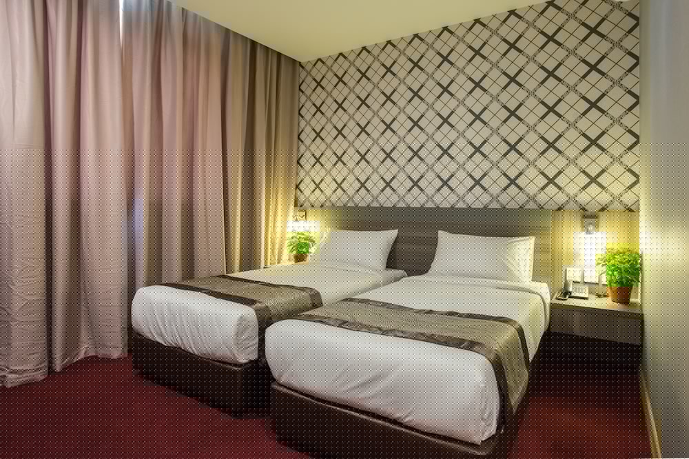 Ls Hotel 13/33
