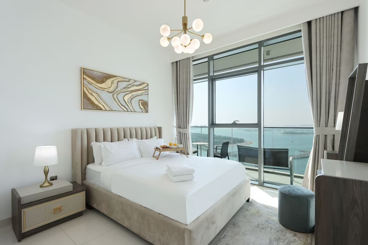 Room at 2BR Full panoramic Sea View and Beach Access, DUBAI