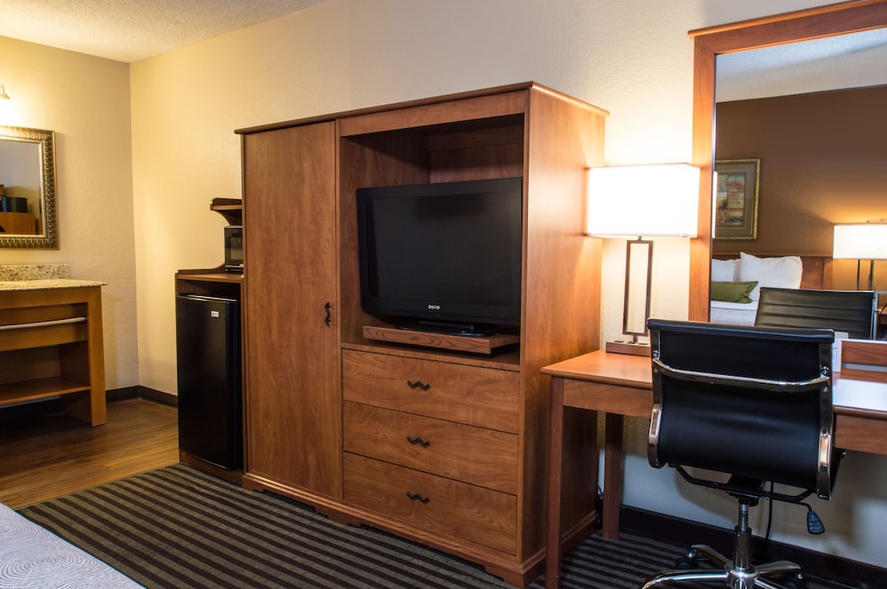 Best Western The Oasis At Joplin 29/34