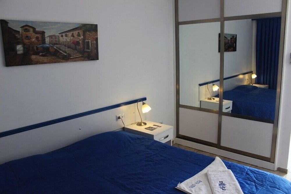 Rota Hotel 25/50
