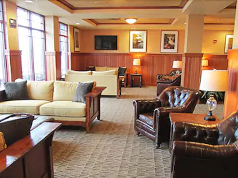 Canal Park Lodge 24/41