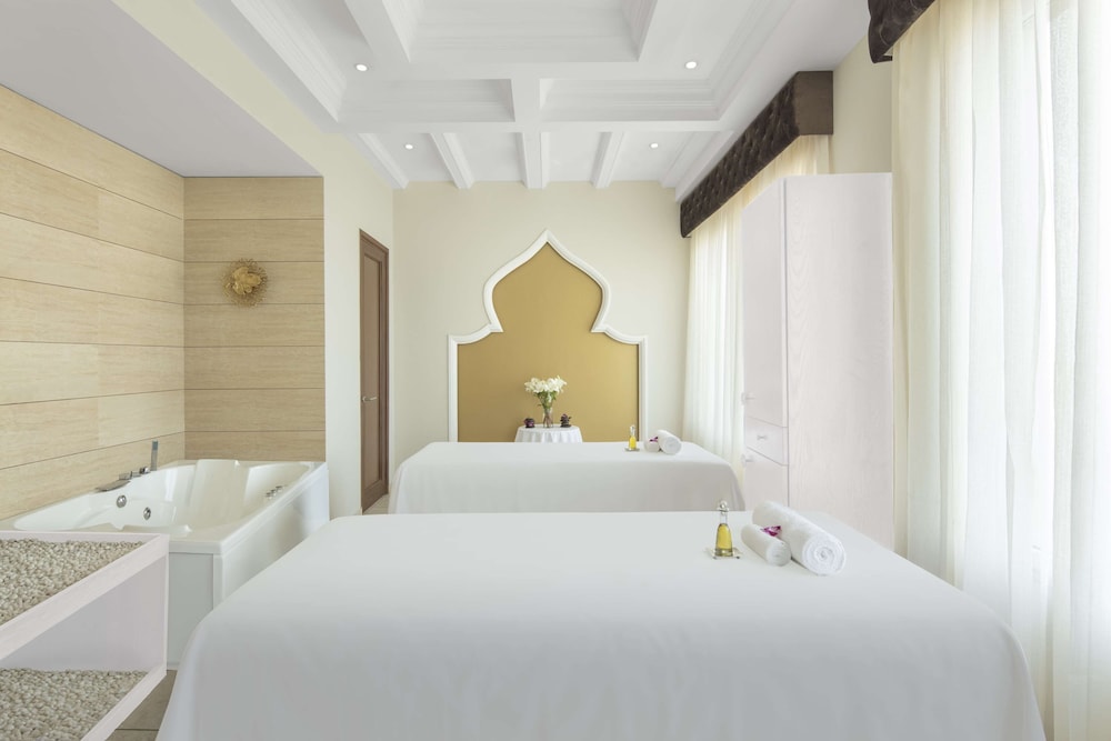 Radisson Chandigarh Zirakpur 25/64