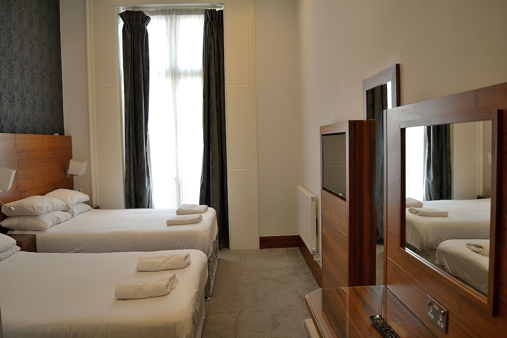 Leisure Inn Hotel 39/56