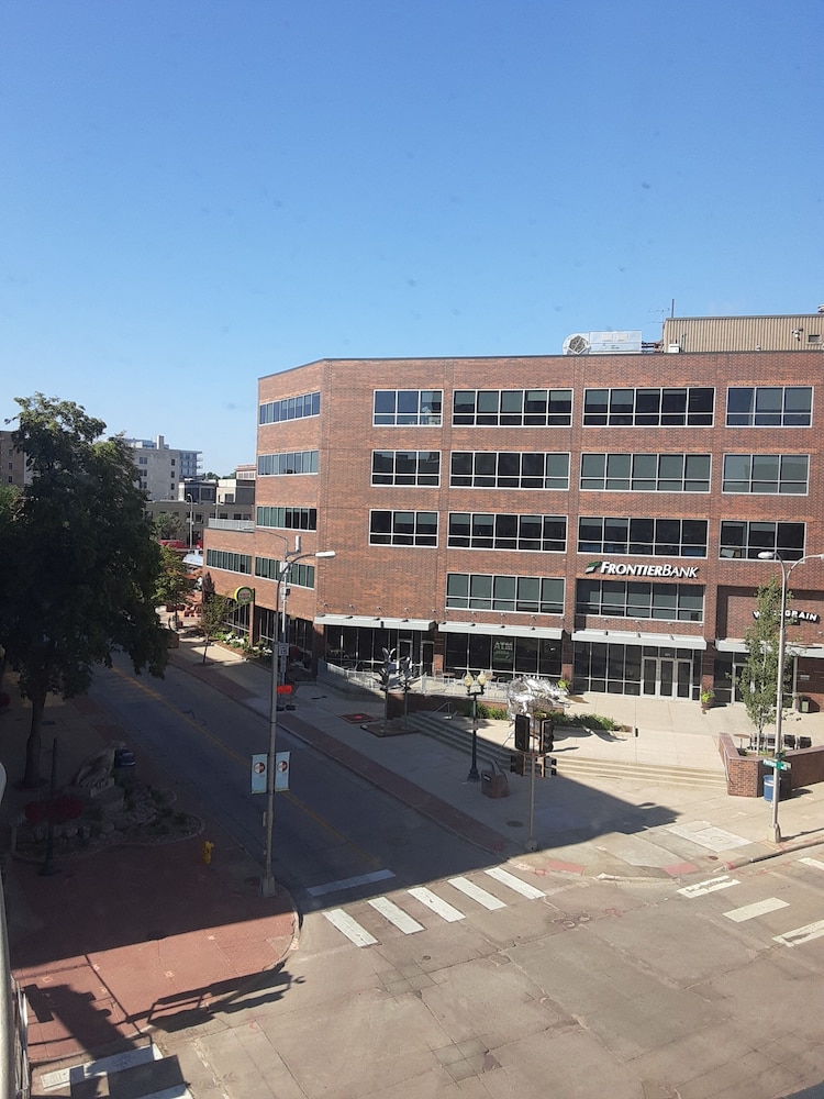 Hotel On Phillips 3/50