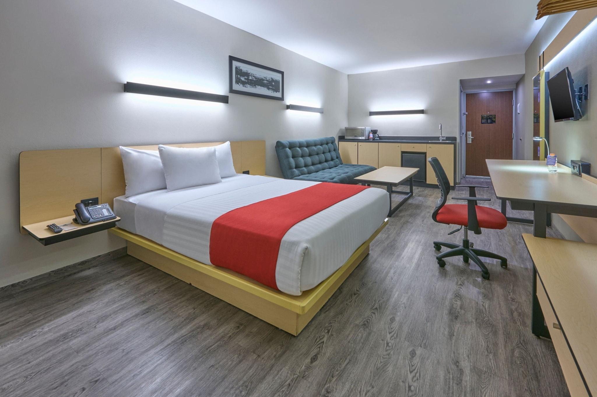 Superior, Queen Bed