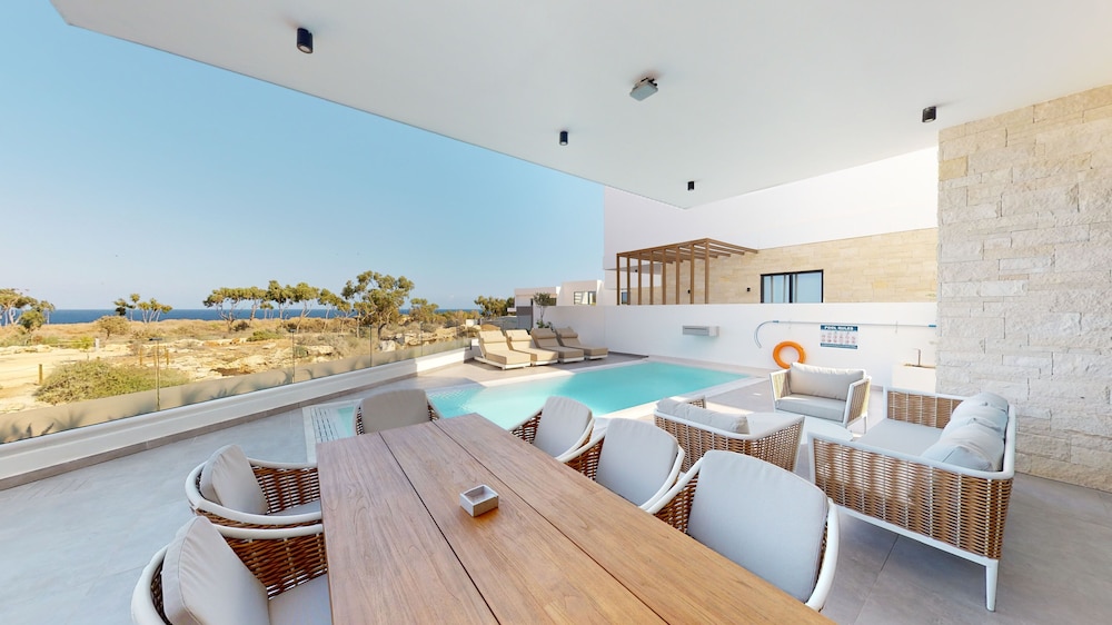 PERIYALI KONNOS Villas Beach Resort 39/53