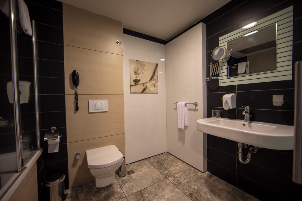 No 19 Boutique Hotel 69/69