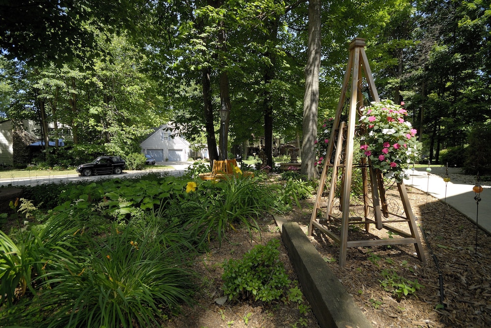 The Roost Bed and Breakfast 24/40