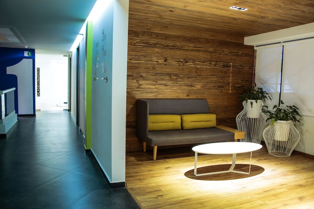 Hotel Perla Central 51/66