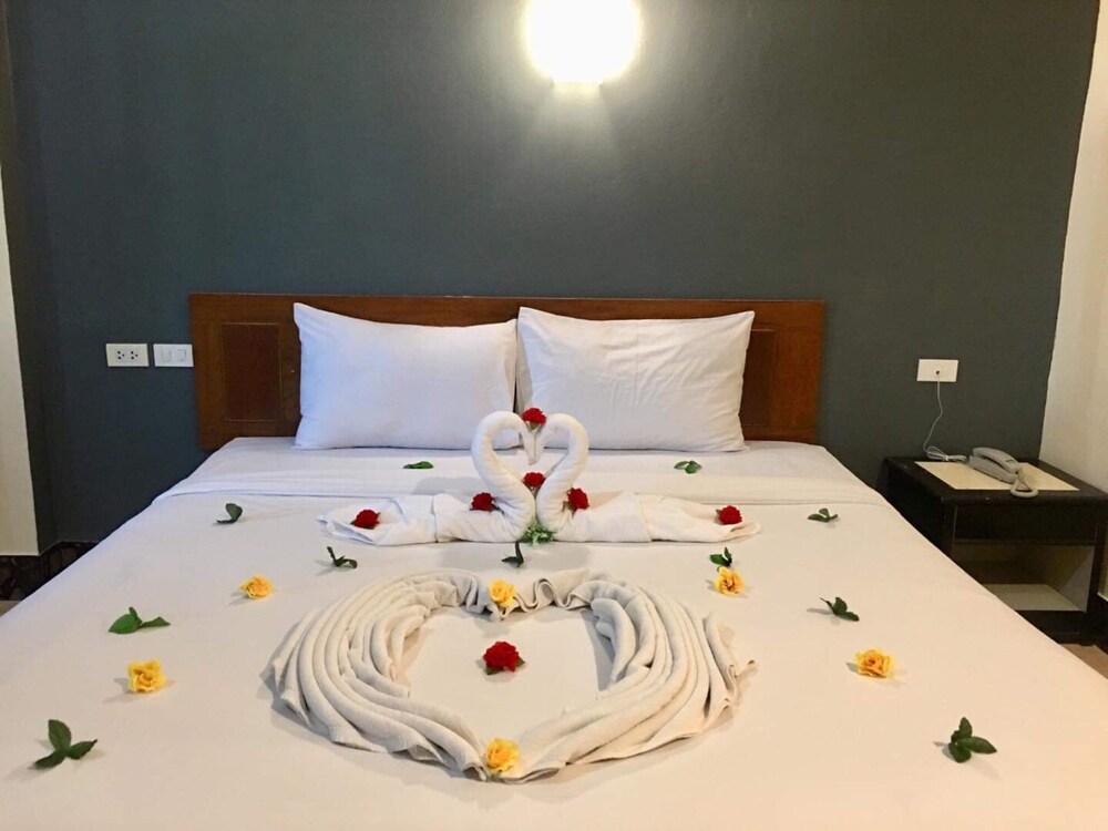 Krabi Grand Place Hotel 12/21