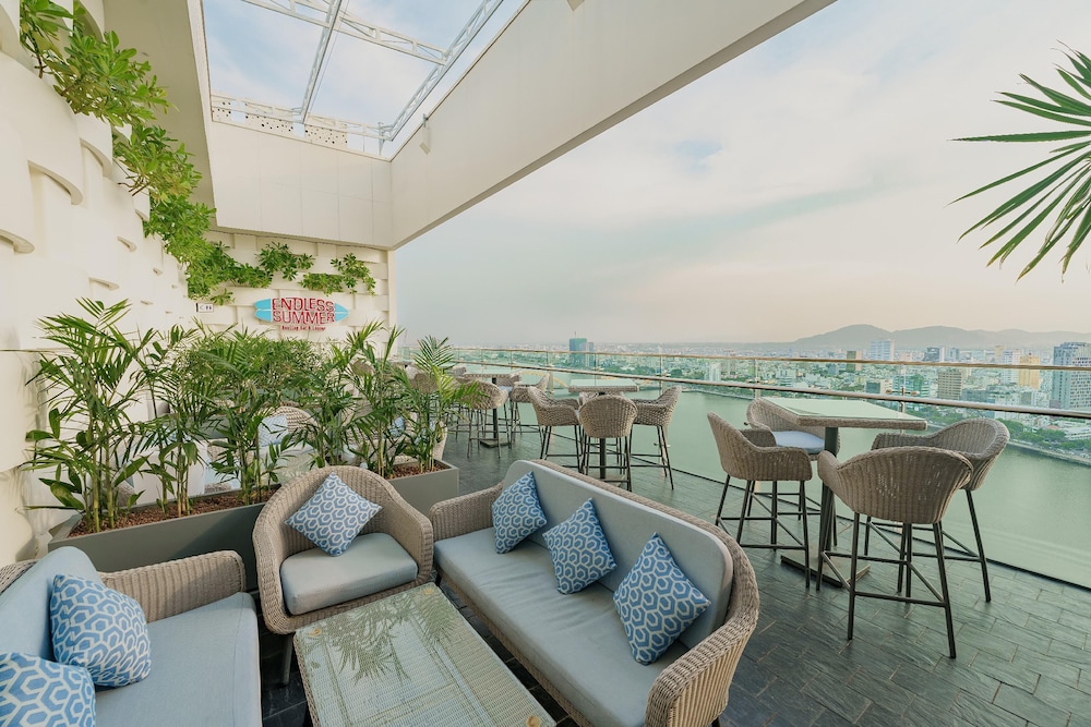 Wink Hotel Danang Riverside 40/61