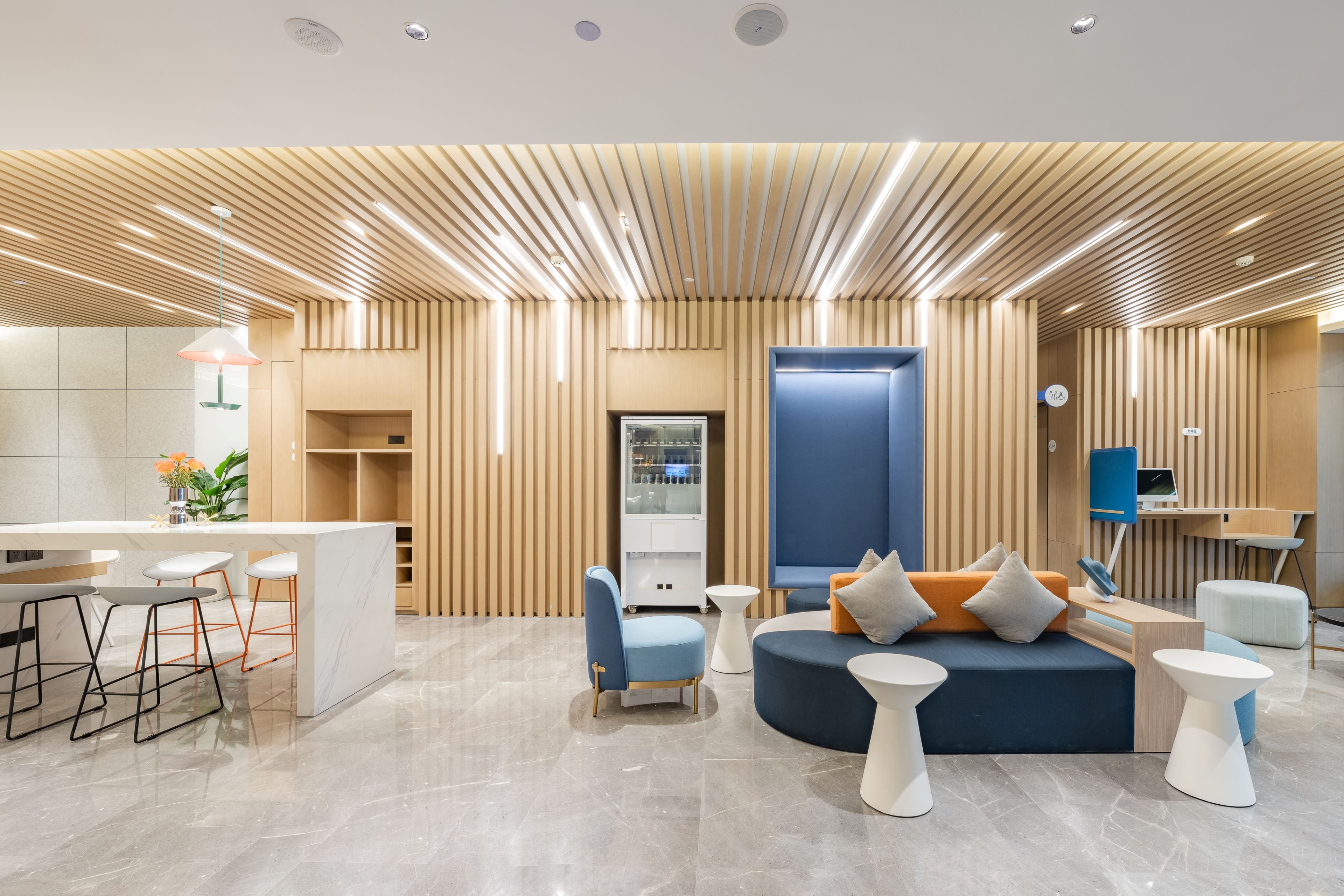 HOLIDAY INN EXPRESS Shanghai Expo Centre 35/50