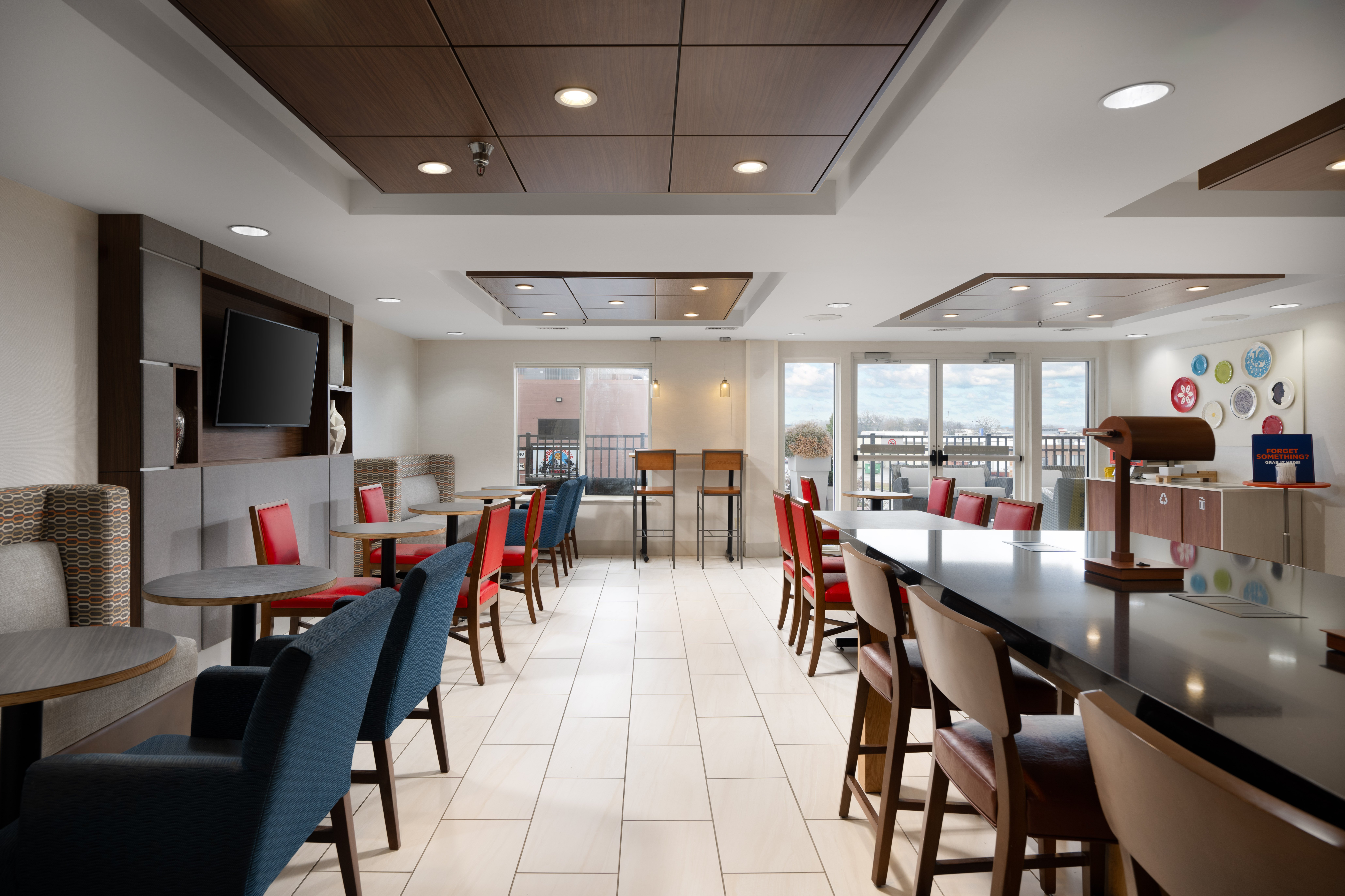 Holiday Inn Express Hotel Suites Chattanooga Hixson 72/75