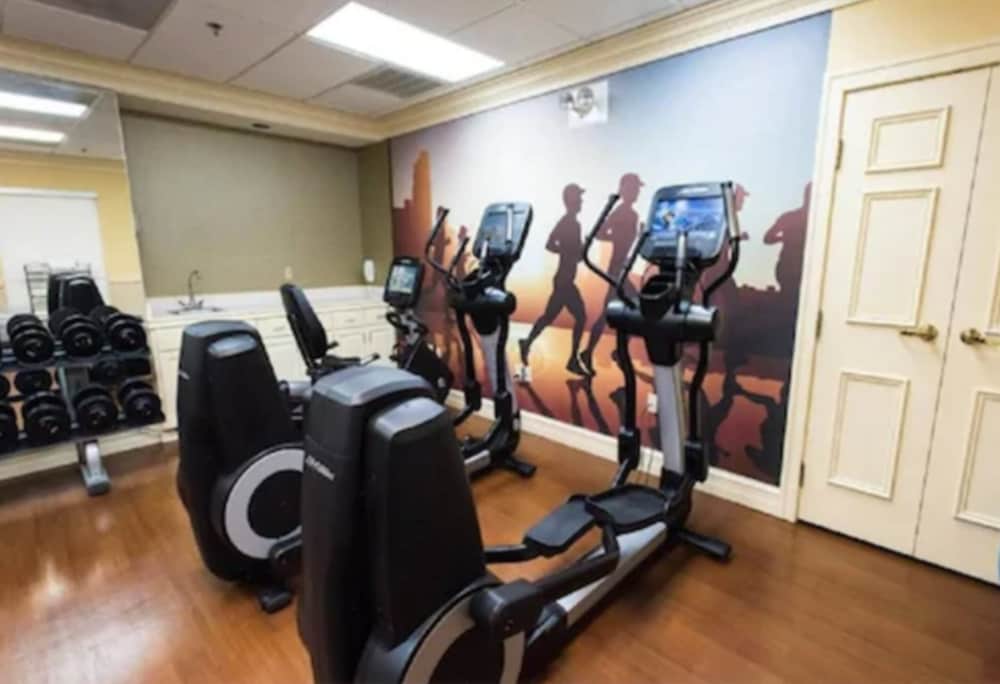 Hyatt House Los Angeles/Lax/Manhattan Beach 17/30