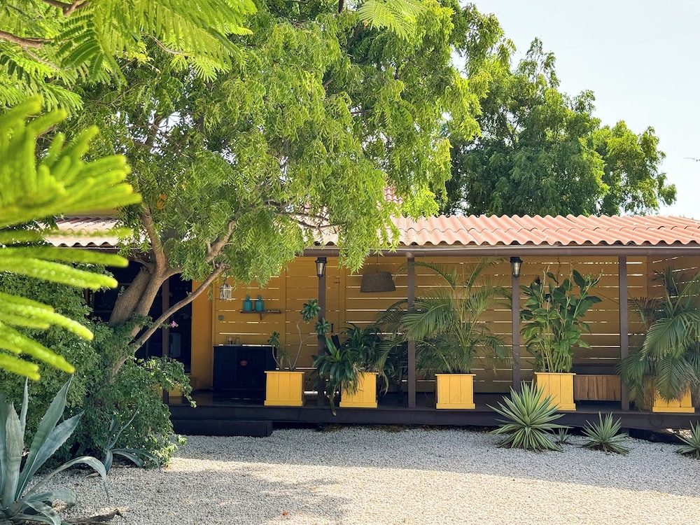Jan Kok Lodges 6/47
