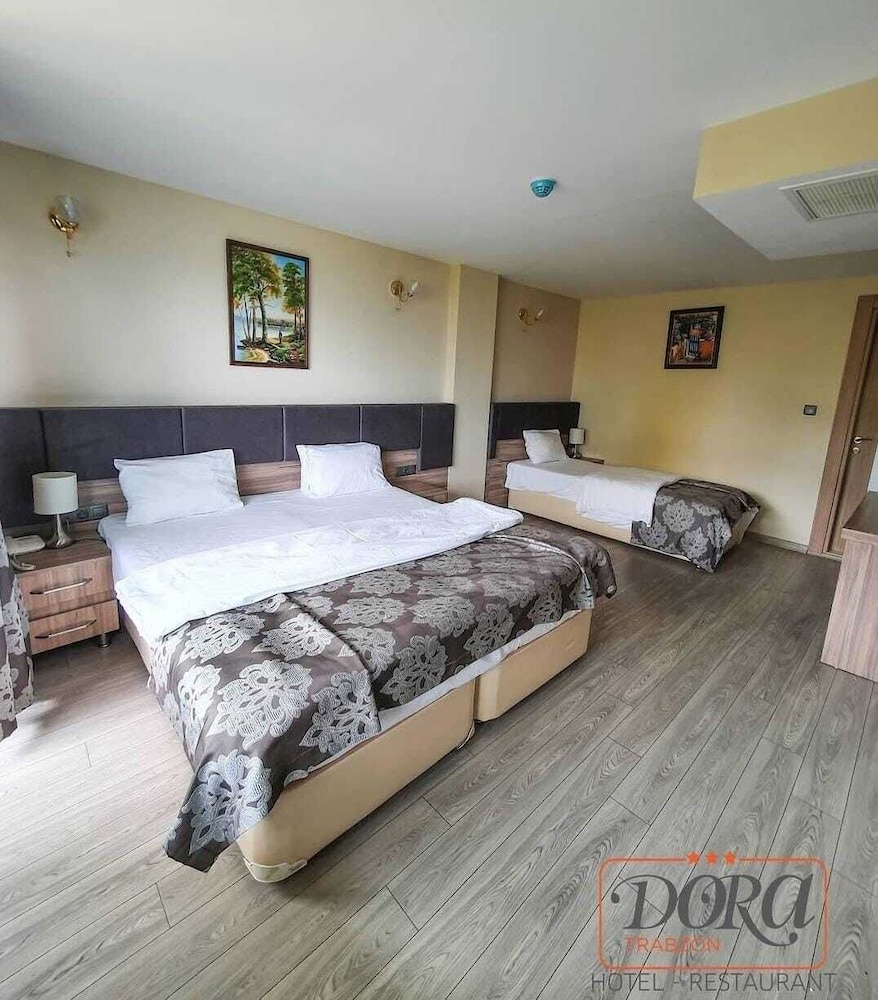 Dora Hotel 16/48