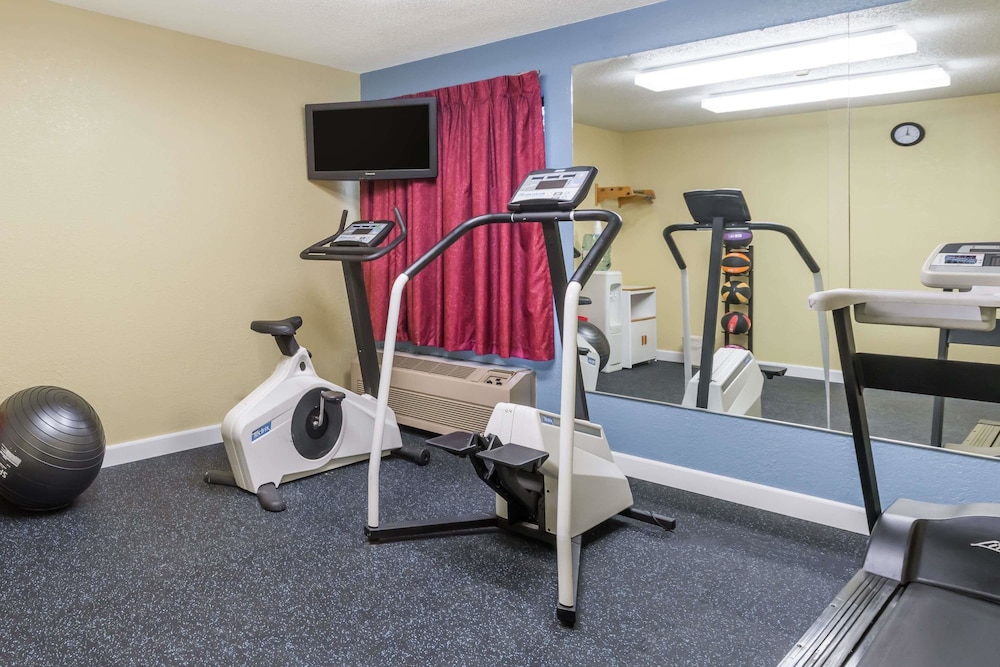 Days Inn Suites Casey 10/14